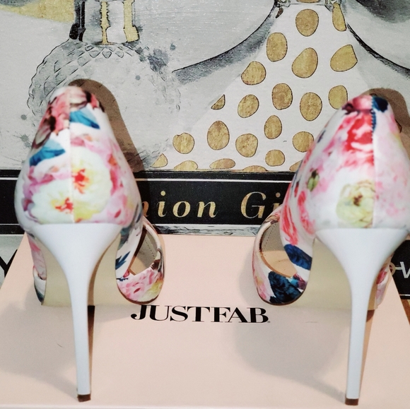 Pumps - Picture 3 of 3